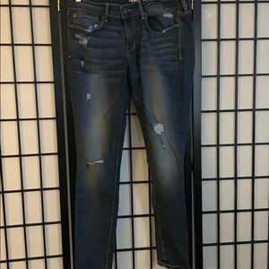 Levi Low-Rise Jeggings 🖤